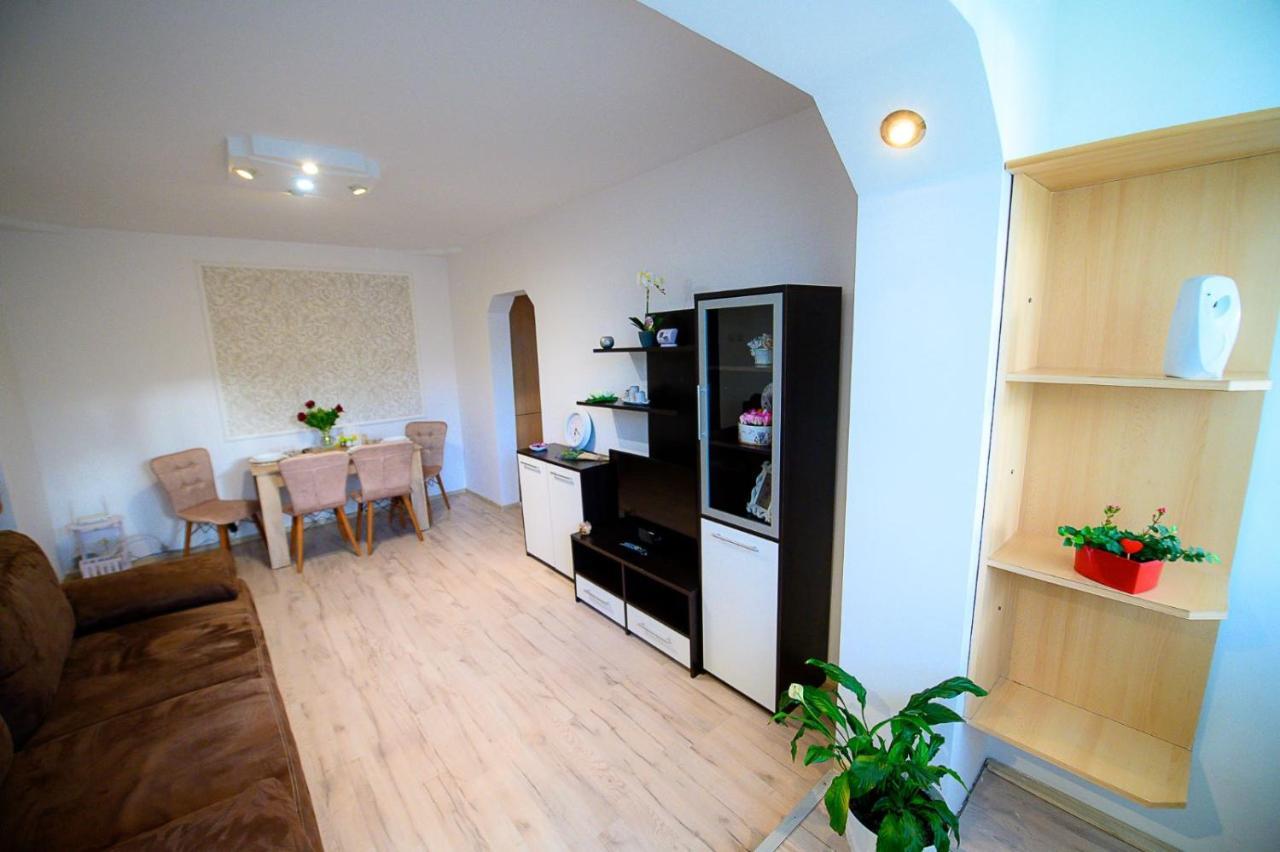 Alice Apartment Arad Exterior foto